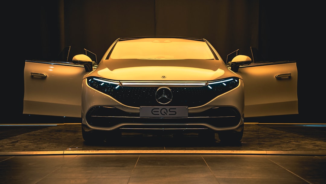 Mercedes EQS: запас хода, зарядка и обзор премиального электрокара