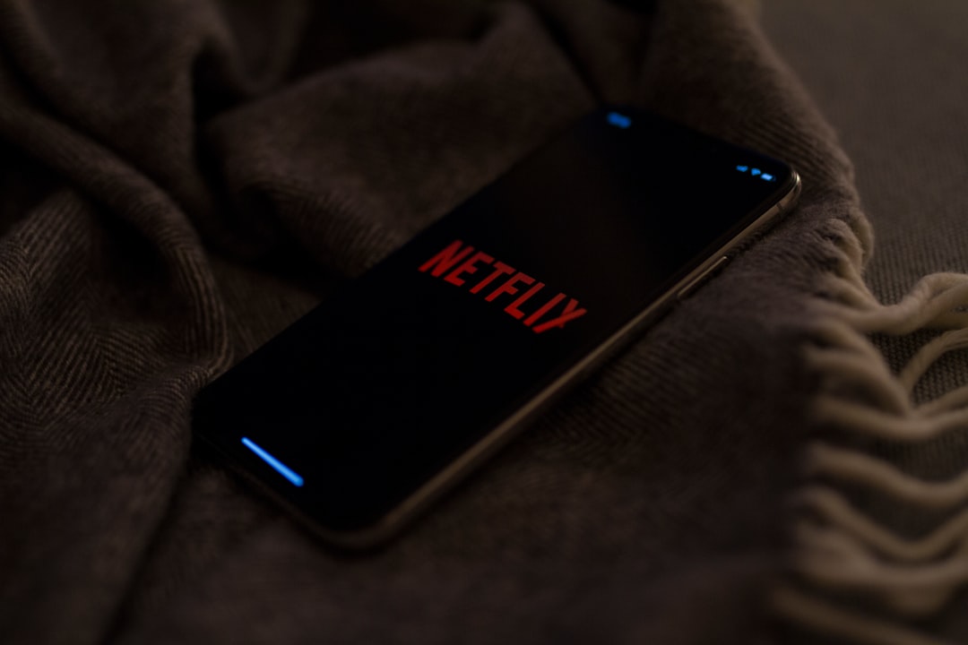 Сериалы как Остаться в живых: топ шоу с загадками 2026