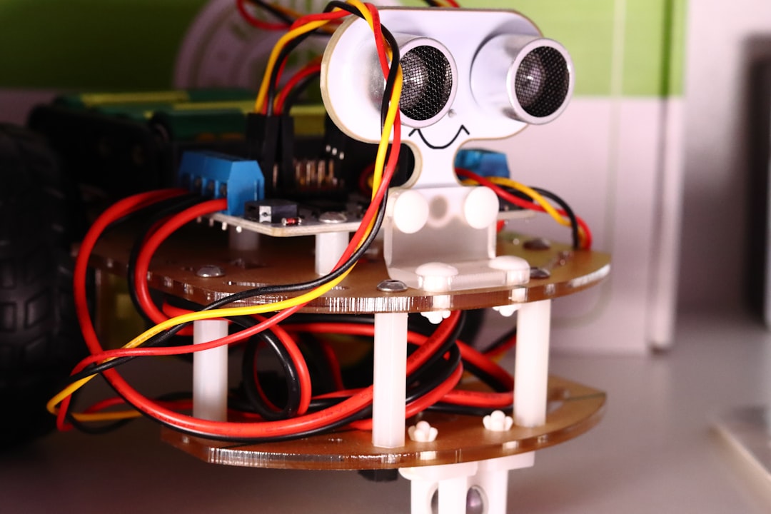 SwitchBot Bot с аккумулятором: робот для нажатия кнопок 2026